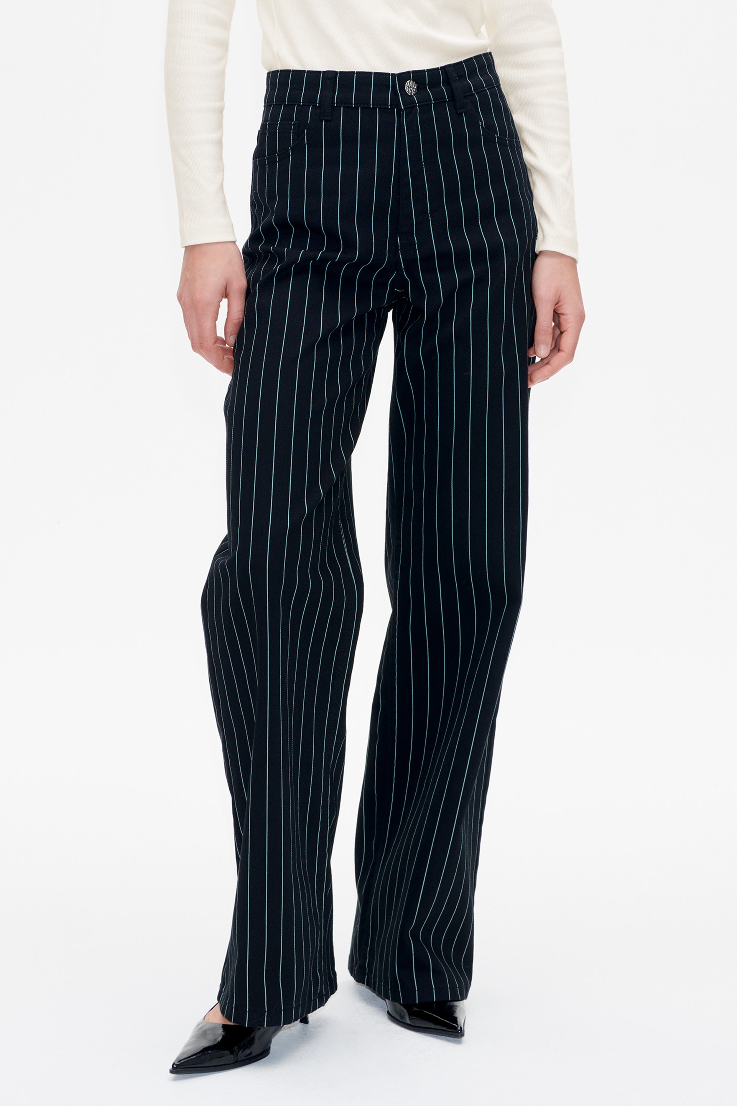 23935_9861_DETAIL.png media file