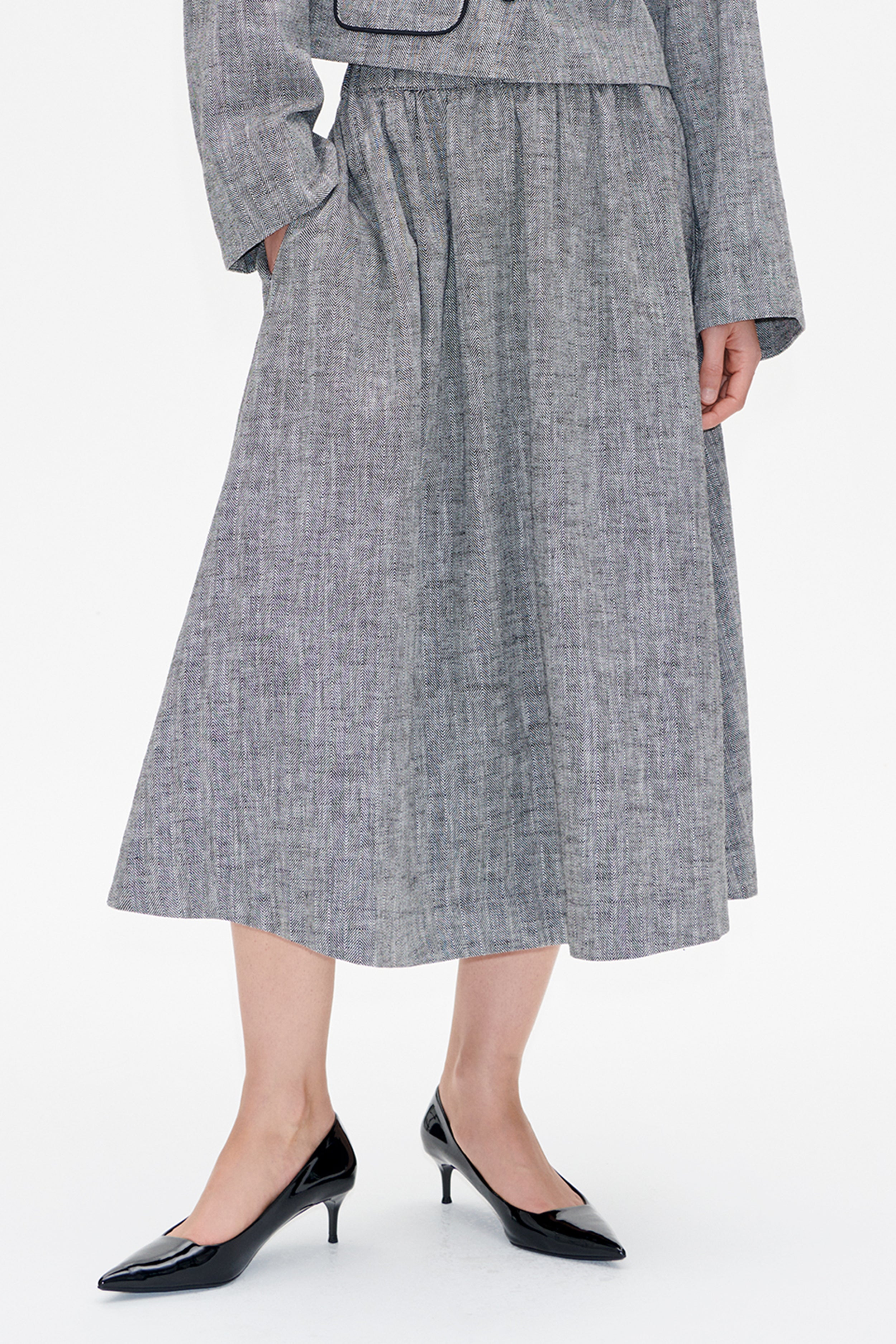 24005_9889_DETAIL.png media file