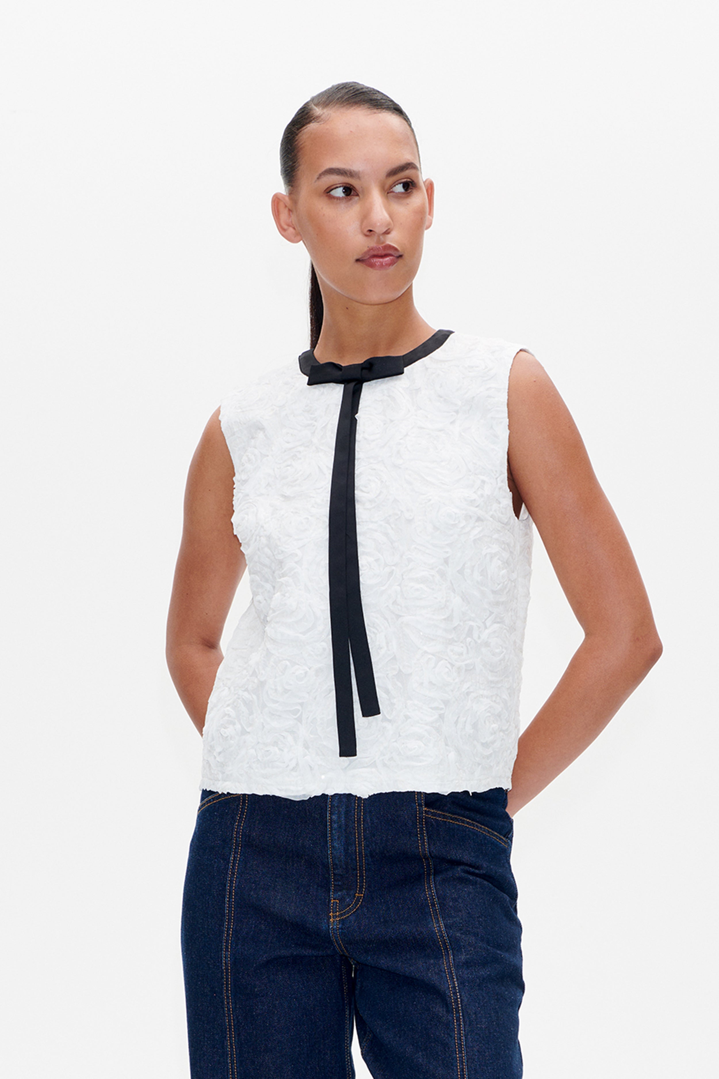 24018_1139_DETAIL.jpg media file