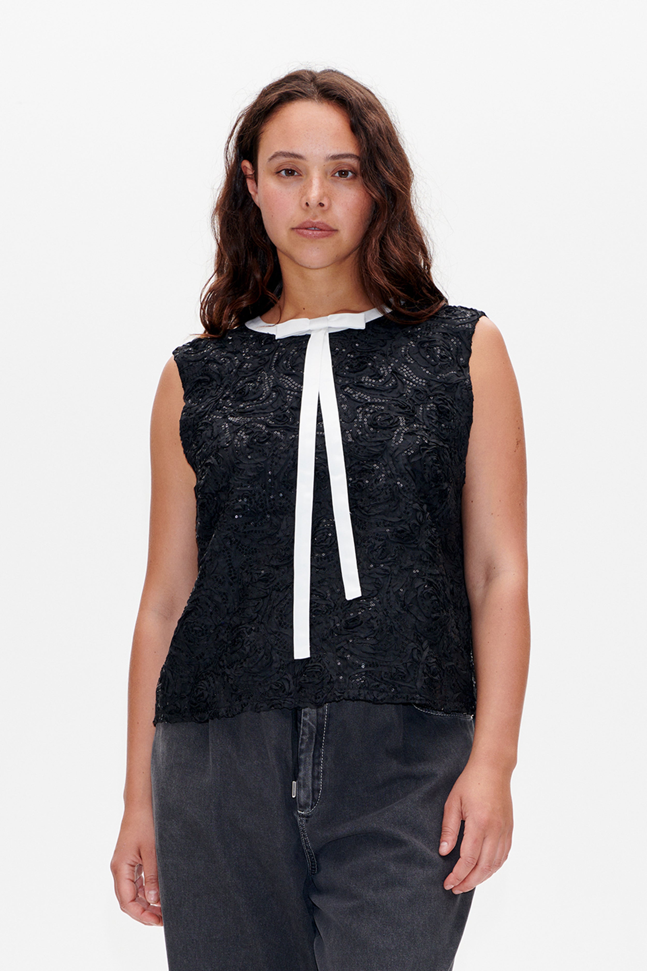 24018_9999_DETAIL.jpg media file