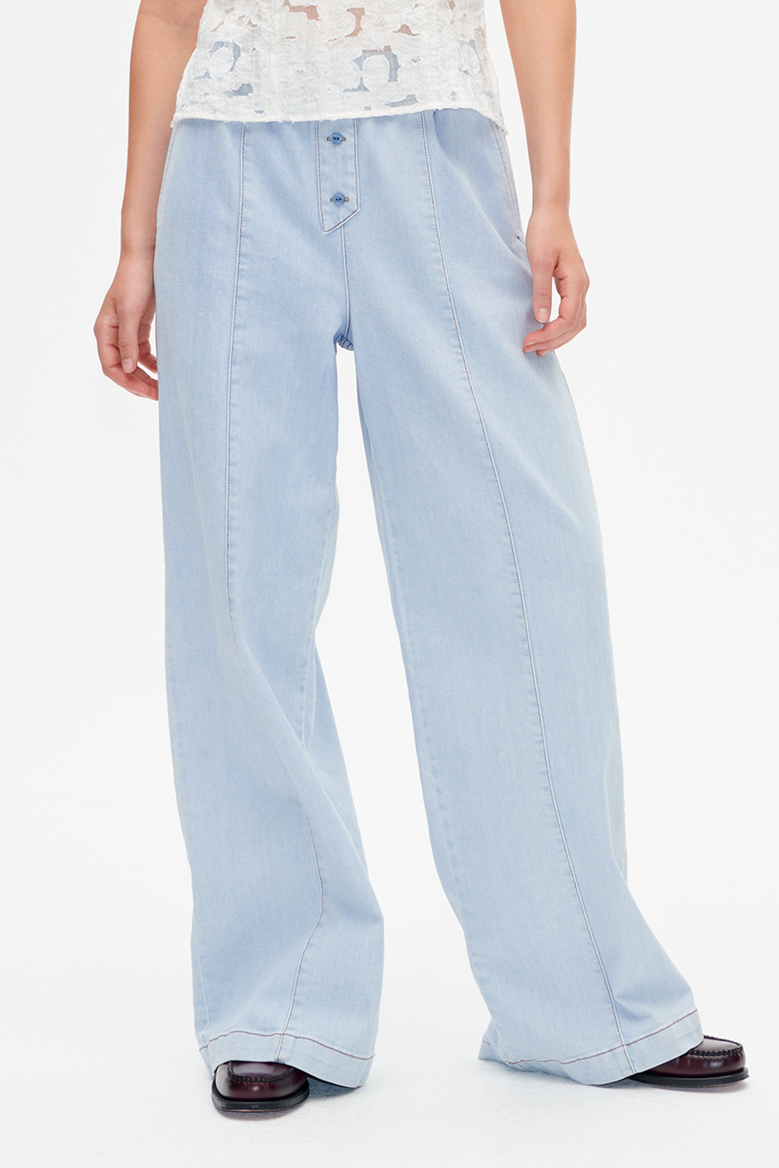 24112_7377_DETAIL.png media file