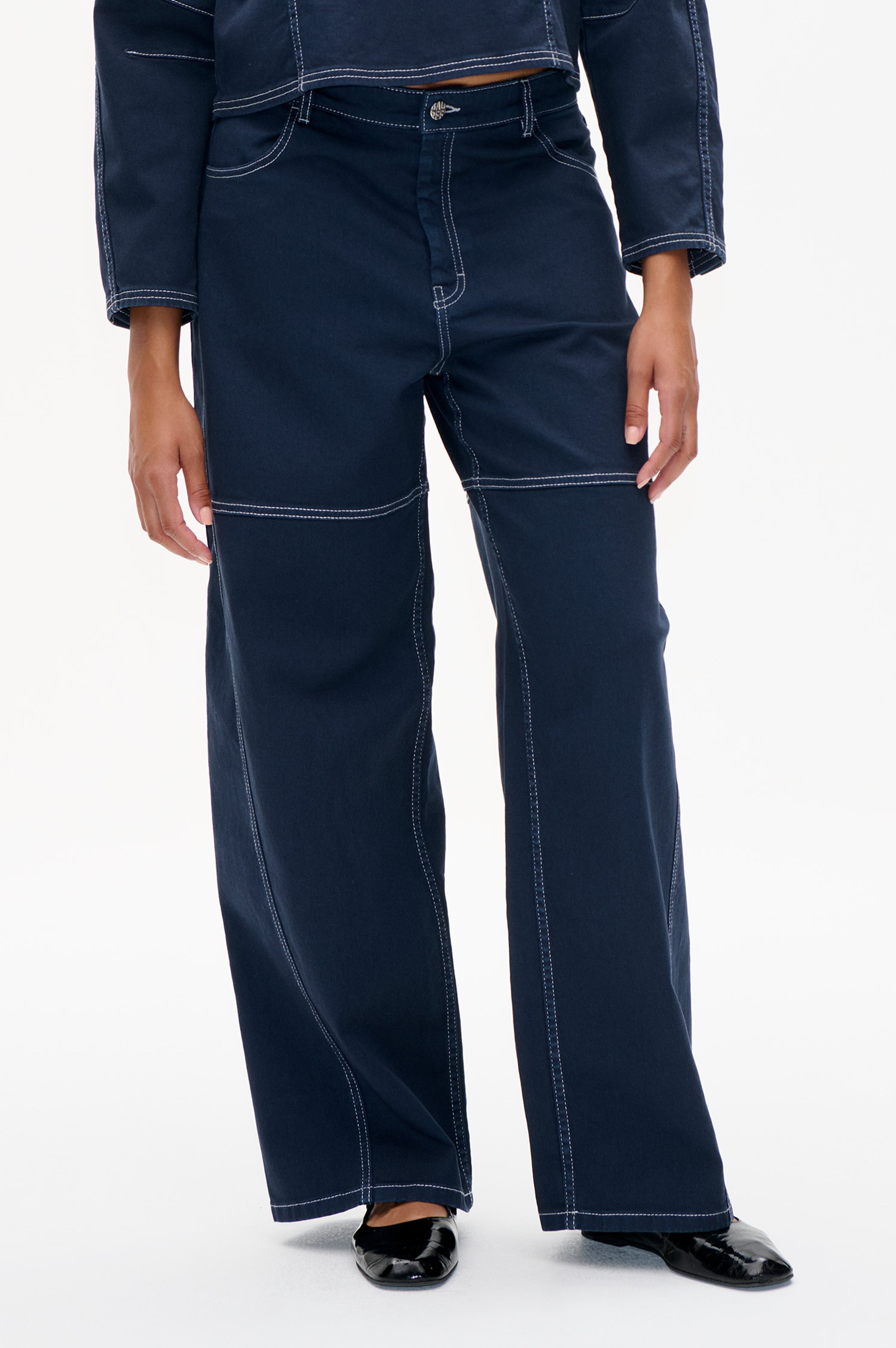 24695_7099_DETAIL.png media file