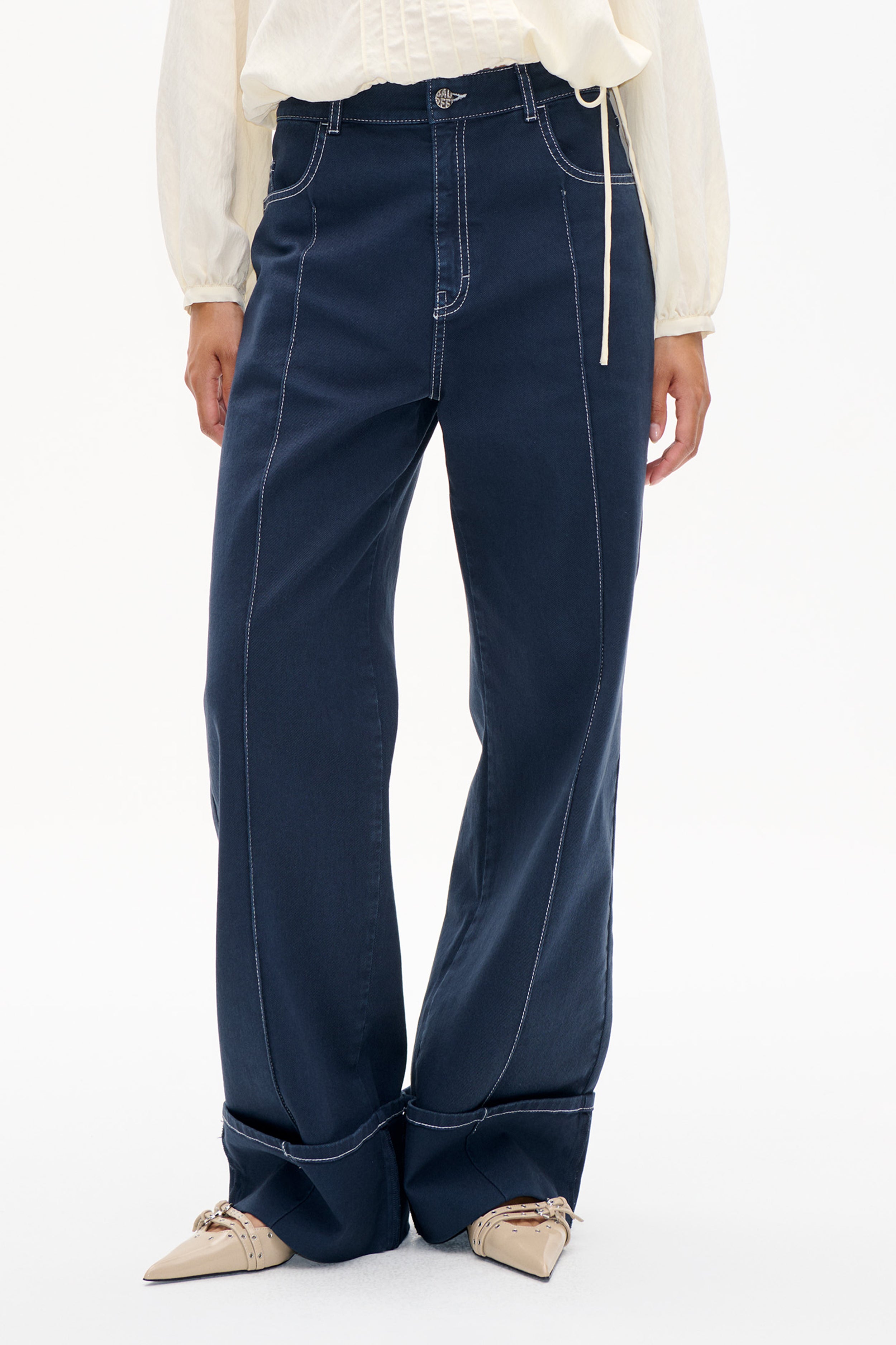 24696_7099_DETAIL.png media file