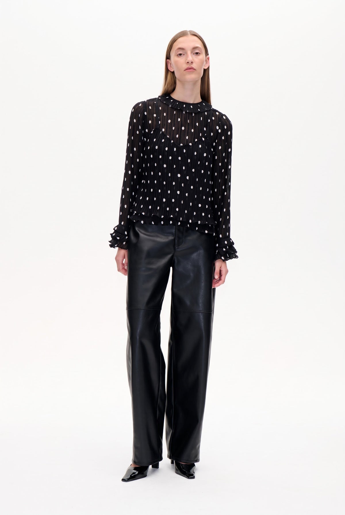 MANAIA BLUSE | Sort Krøllet Prikket