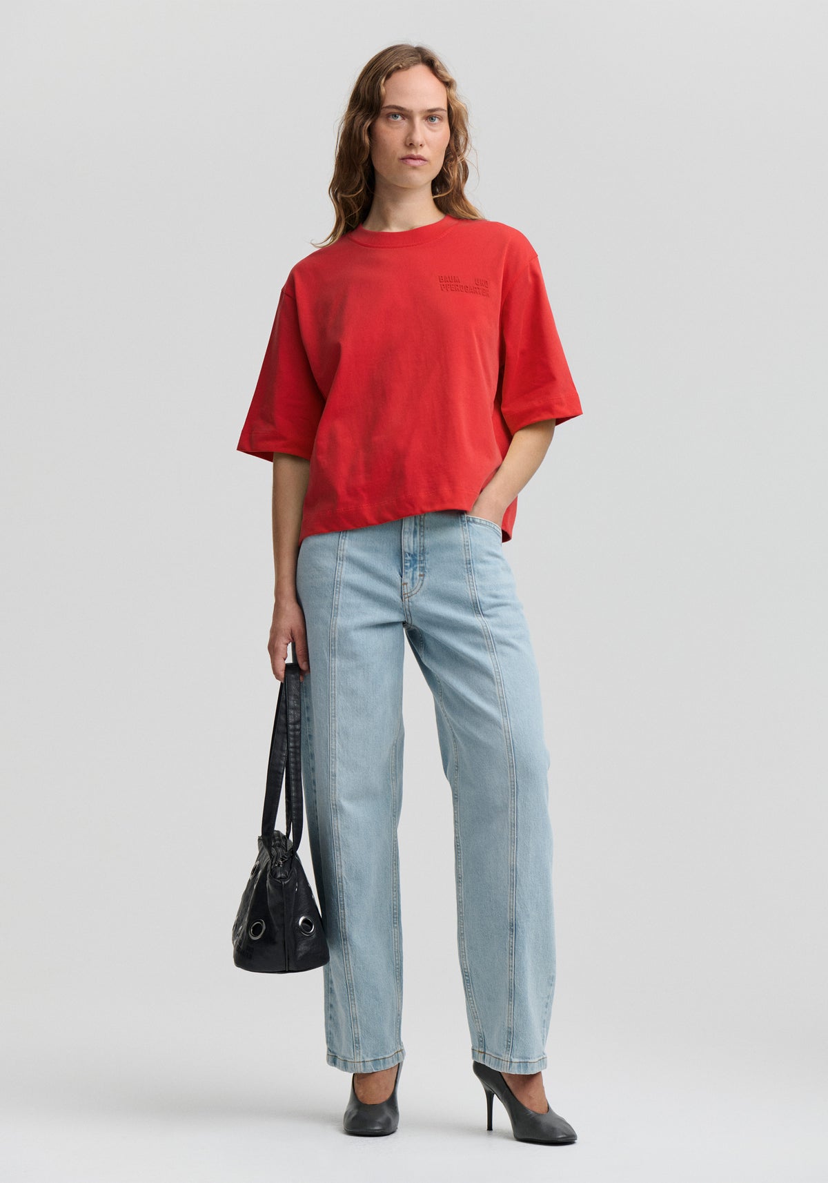 JIANA T-SHIRT | Karmosinrød