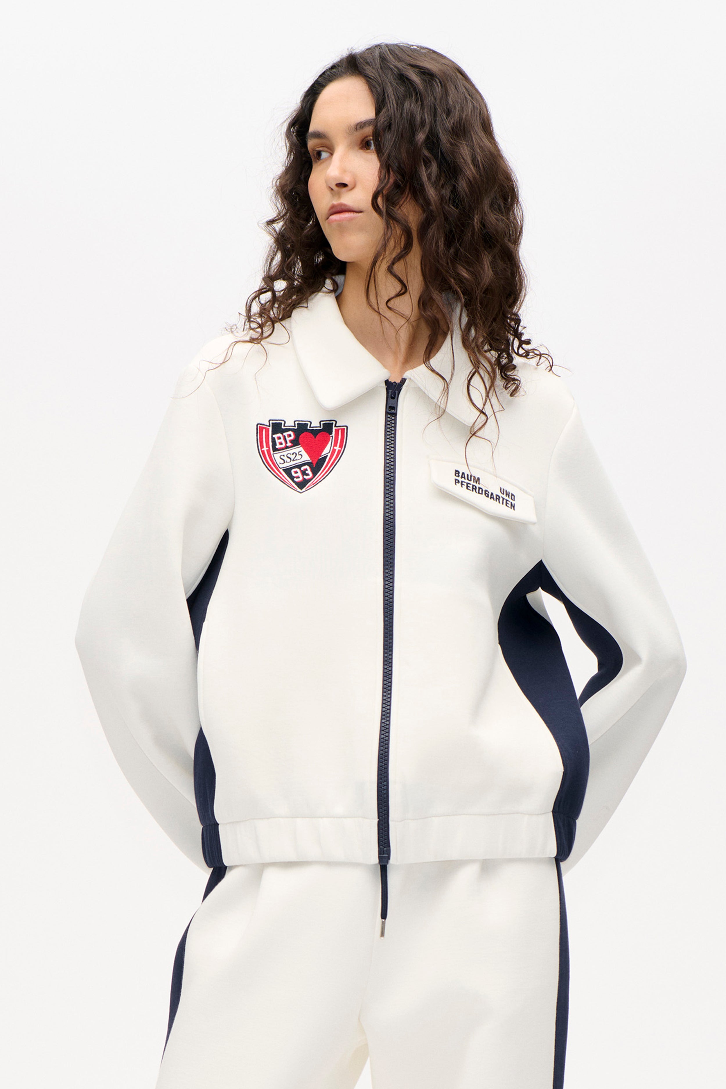 24677_1069_DETAIL.png media file