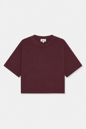 Front view of a burgundy short-sleeved T-shirt with a crew neck and tonal Baum und Pferdgarten lettering on the chest.